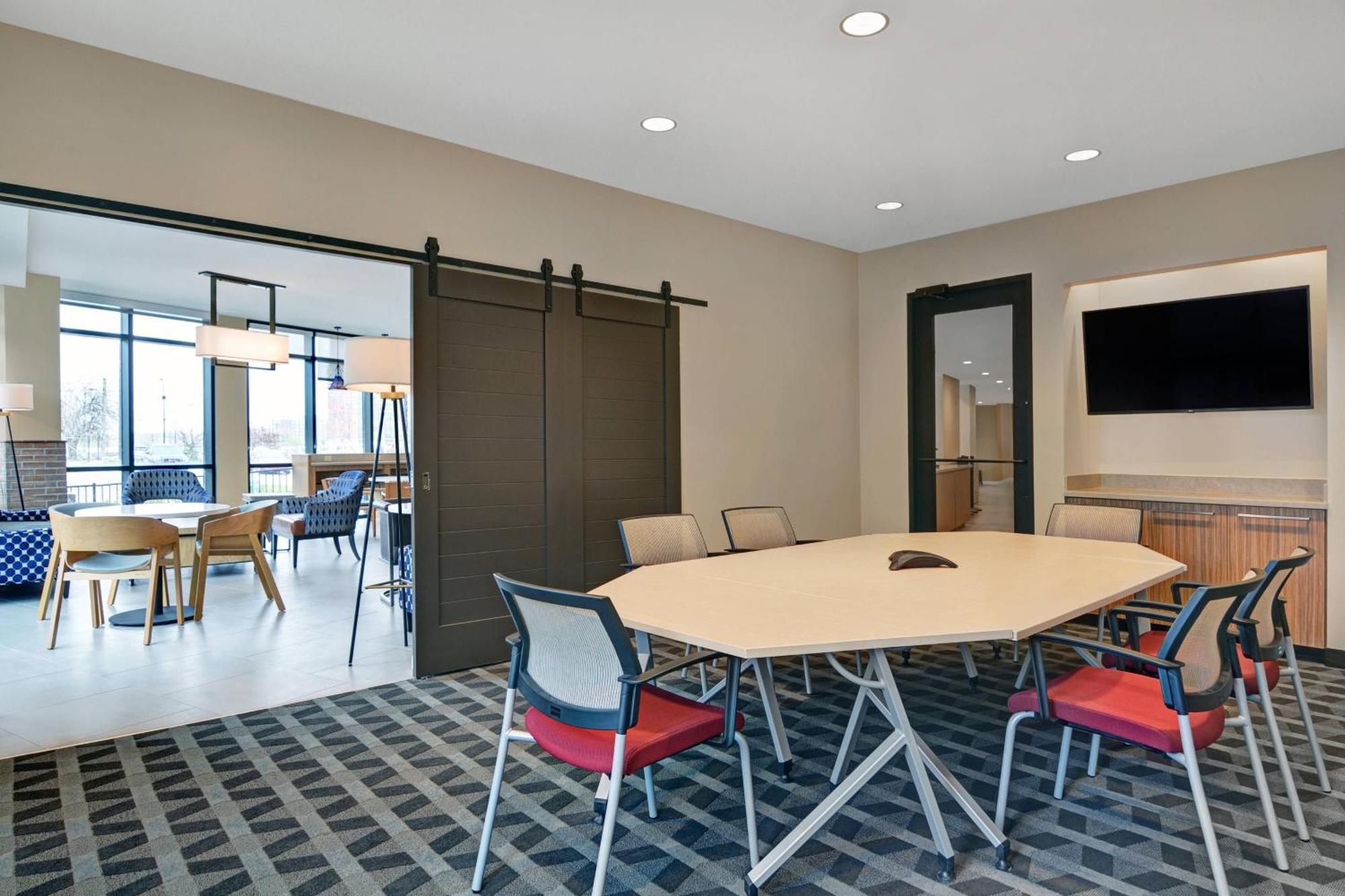Towneplace Suites By Marriott Indianapolis Downtown Εξωτερικό φωτογραφία