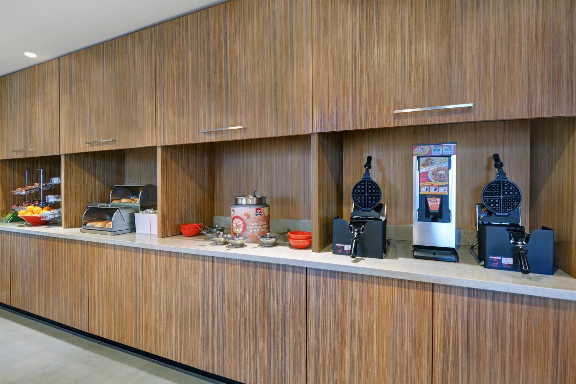Towneplace Suites By Marriott Indianapolis Downtown Εξωτερικό φωτογραφία
