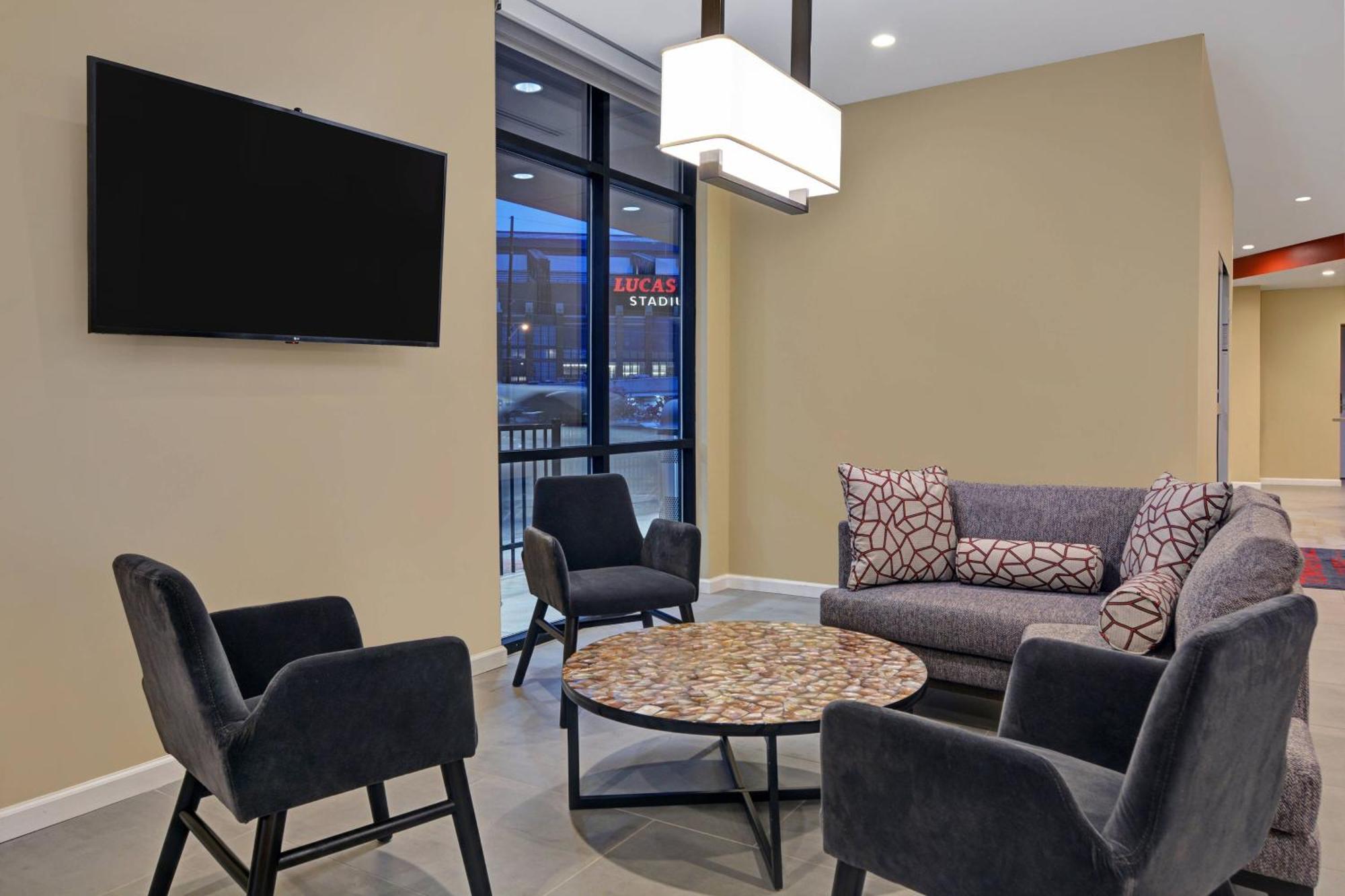 Towneplace Suites By Marriott Indianapolis Downtown Εξωτερικό φωτογραφία